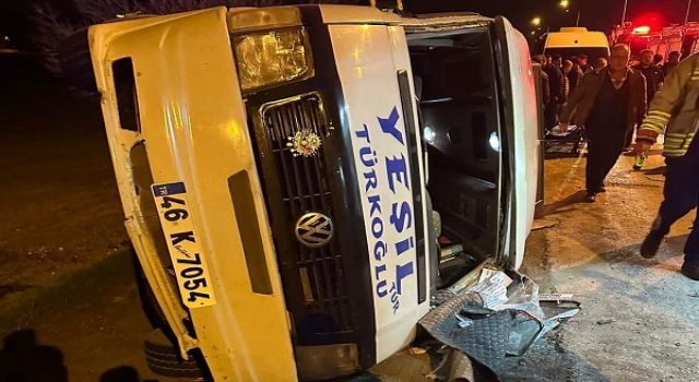 Servis aracı devrildi: 10 yaralı 