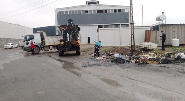 DULKADİROĞLU’NDA BAYRAM ÖNCESİ TEMİZLİK ÇALIŞMALARI HIZ KAZANDI