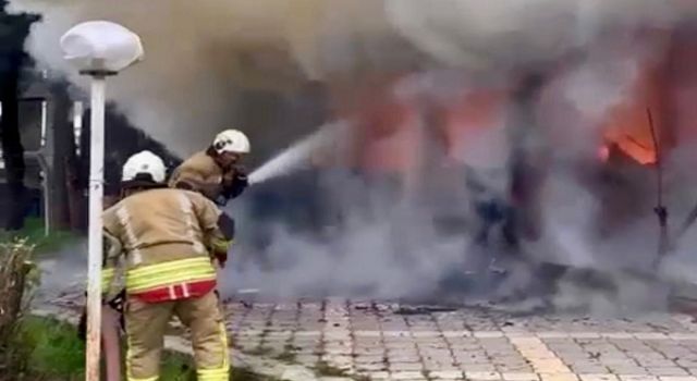 Kahramanmaraş’ta baraka yangını korkuttu 