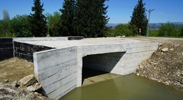 Andırın’da 5 Mahalleye Ulaşım Sağlayan Köprü Menfezde Sona Gelindi