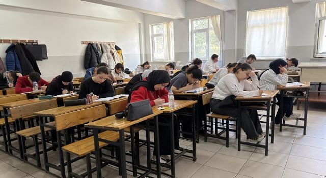 Gençler Gerçek Sınav Atmosferini Büyükşehir’in Denemeleriyle Yaşıyor