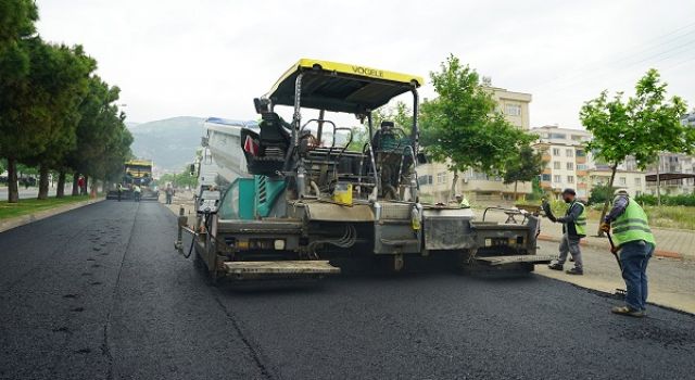 Büyükşehir, Ahır Dağı Caddesi’nde Asfalt Serimine Başladı