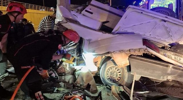 Kahramanmaraş’ta otomobil aydınla direğine çarptı: 3 yaralı 
