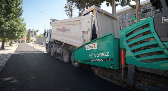 Büyükşehir, Dulkadiroğlu Bahçelievler’de Asfalt Mesaisine Başladı