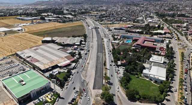 Sanayi Kavşağı’nda Sıcak Asfalt Mesaisi Sürüyor