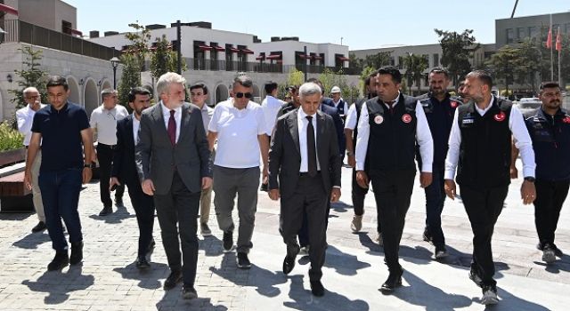 Vali Ünlüer ve Başkan Görgel, Trabzon Caddesi ile Demirciler Çarşısı’nda İncelemelerde Bulundu
