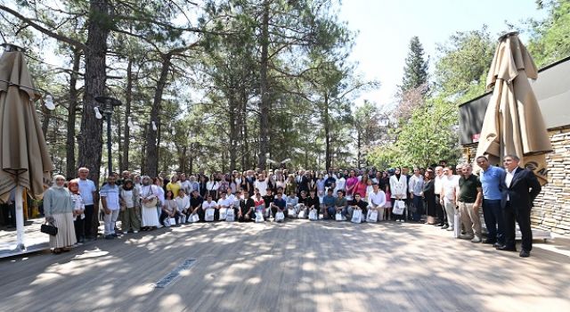 Başkan Görgel LGS ve YKS'de dereceye giren öğrenci ve aileleri ile bir araya geldi