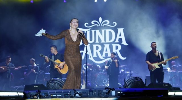 Funda Arar Konserinde Alanda 100 Bin Dinleyici Vardı