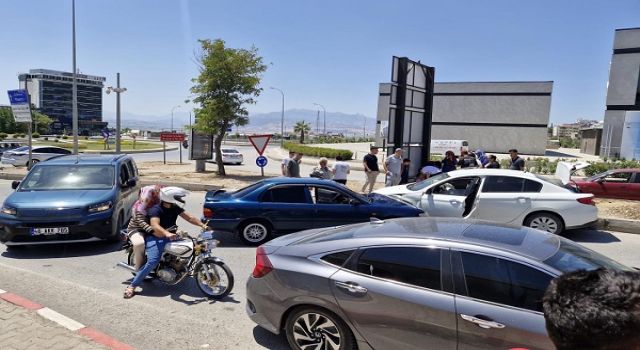 Kahramanmaraş’ta İki Otomobil Çarpıştı: Biri Çocuk 3 Yaralı