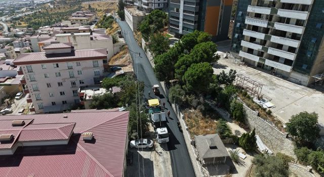 Büyükşehir, Onikişubat Kâtip Çelebi Caddesi’ni Asfaltlıyor