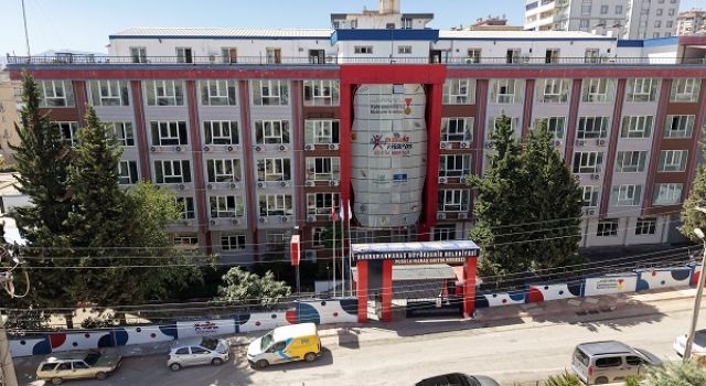 Büyükşehir Pusula Maraş Eğitim Merkezi’yle Gençlerin Yanında