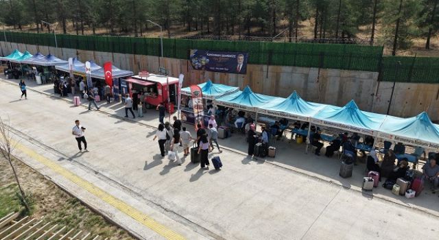 Büyükşehir’den Üniversite Öğrencilerine Şehre İlk Adımda Sıcak Karşılama