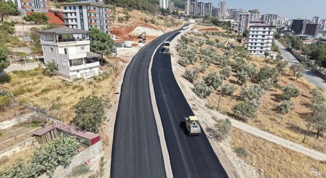 Doğu-Batı Ulaşımına Nefes Olacak Güzergâhta Asfalt Mesaisi Sürüyor
