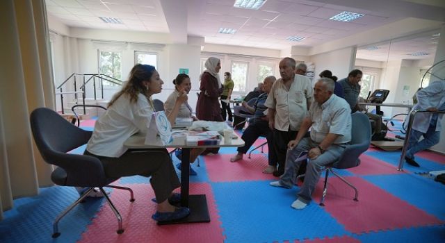 Büyükşehir’den Ulu Çınarların Hayatını Kolaylaştıran Yatırımlarını Artırarak Sürdürüyor