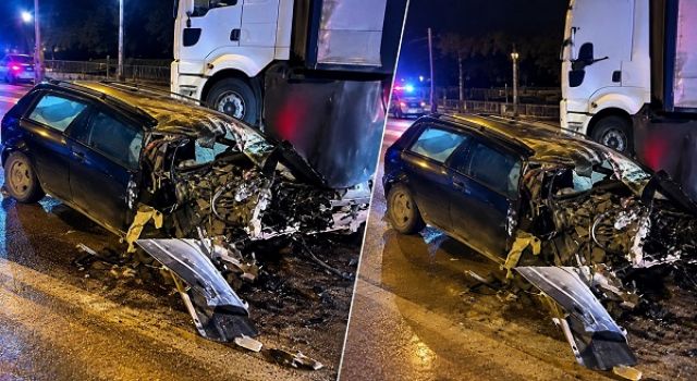 TIR’a çarpan otomobil hurdaya döndü: Sürücü ağır yaralandı