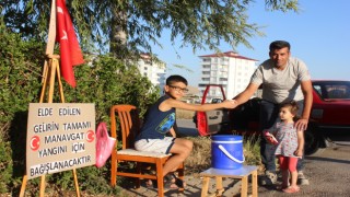 Afşin'de 6.Sınıf Öğrencisi Yangından etkilenenler için Limonata satıyor!