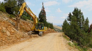 Göksun’da İki Mahallenin Daha Ulaşım Sorunu Çözülüyor