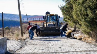 DULKADİROĞLU’NDAN PARKE ÇALIŞMASI