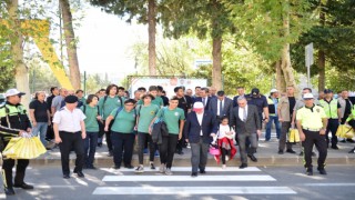 Okul Önlerindeki Yaya Geçidi Çizgileri Yenilendi