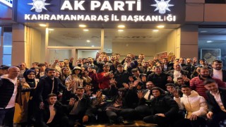 Ak Partide İstifa Depremi