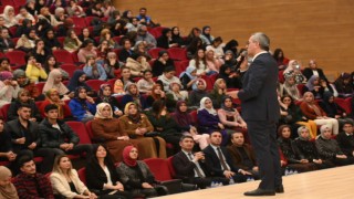 Başkan Güngör, Üniversite Öğrencilerine Müjdelerini Sıraladı