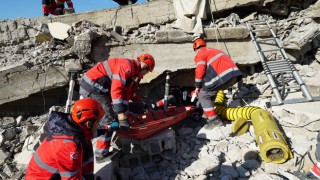 Büyükşehir İtfaiyesi’nden Gerçeği Aratmayan Deprem Tatbikatı