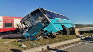 Kahramanmaraş’ta Halk Otobüsü Devrildi: 1’i Ağır 10 Yaralı 