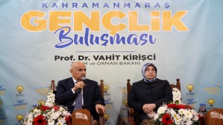 BAKAN KİRİŞCİ, HEYECAN BAHÇESİ’NDE GENÇLERLE BULUŞTU