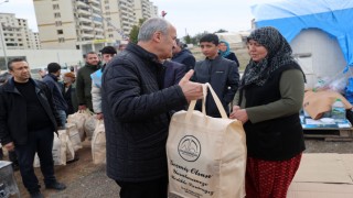 BAŞKAN OKAY, RAMAZAN’IN İLK GÜNÜ VATANDAŞLARI ÇADIRLARINDA ZİYARET ETTİ