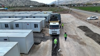 Büyükşehir Nurhak’ta Konteyner Kentin Alt ve Üstyapısını Tamamlıyor