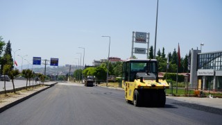 Büyükşehir, Servis ve Bağlantı Yollarını da Yeniliyor