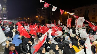 Yeniden Refah Partisi’nden Olumsuz Hava Şartlarına Rağmen Miting Gibi Toplantı 