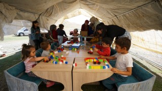 Minikler Gezici Kütüphane’yi Çok Sevdi