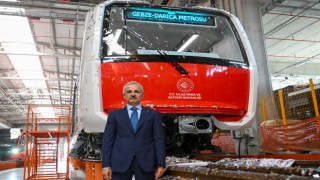 MİLLİ VE YERLİ SÜRÜCÜSÜZ İLK METRO ARACI RAYLARDA