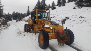 Büyükşehir, Göksun’da Kış Şartlarıyla Mücadelesini Sürdürüyor