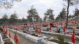 Depremde Hayatını Kaybedenler 1. Yıl Dönümünde Dualarla Anıldı