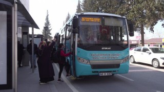 Büyükşehir’in Ücretsiz Toplu Taşıma Hizmeti Kadınların Beğenisini Kazandı