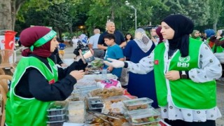 Gazze'ye Yararına Hayır Çarşısı Kuruldu