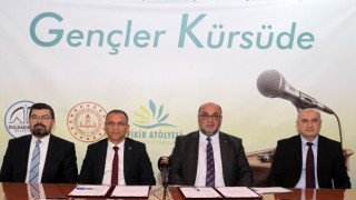 “GENÇLER KÜRSÜDE” PROJESİ PROTOKOLÜ İMZALANDI