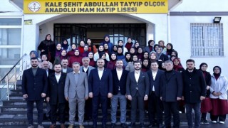 Başkan Toptaş, önce gençlere destek, sonra müjde verdi