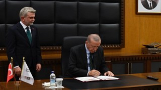 Cumhurbaşkanı Erdoğan, Büyükşehir Belediyesini Ziyaret Etti