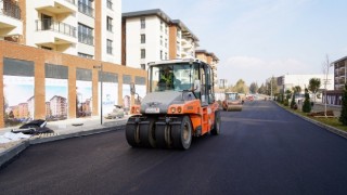 Büyükşehir Yapımı Biten Konutların Yollarını Asfaltlıyor