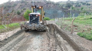 Büyükşehir, Dulkadiroğlu Kırsalında Yağışın Getirdiği Olumsuzlukları Ortadan Kaldırıyor
