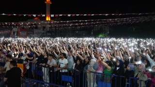 Kahramanmaraş’ta Gençlik Coşkusu Emre Aydın Konseriyle Zirveye Ulaştı