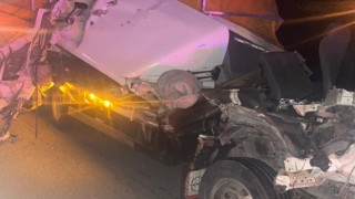 Tır ile kamyon çarpıştı: 1 ölü 1 yaralı 