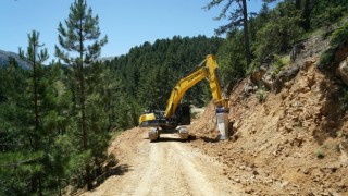 Büyükşehir, Göksun Kırsalında Ulaşım Altyapısını Güçlendiriyor