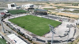 Yeni Futbol Sahası Hızla Yükseliyor