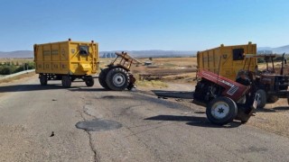 Afşin’de servis aracı ile traktör çarpıştı
