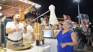 AKDO’dan Cemile Sönmez’e Dondurma Şov