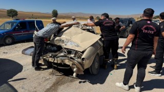 Kahramanmaraş’ta kamyonet ile otomobil çarpıştı: 2 yaralı